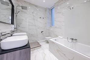 Hair dryer, towels - 22.Opera#GrandBoulevards#3BedRooms#Paris 02#AC (Paris)