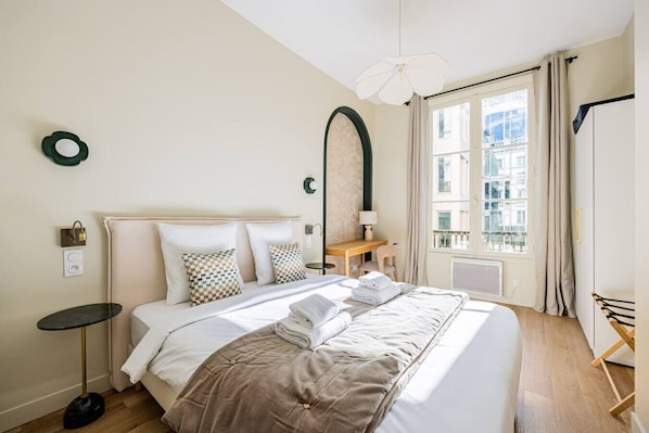 3 bedrooms, iron/ironing board, travel crib, WiFi