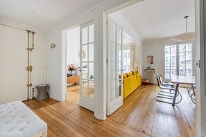 TV - Parc Montsouris - Dans un joli square au calme - 2 chambres (Paris)