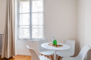 Dining - Parc Monceau - Villiers - Studio (Paris)