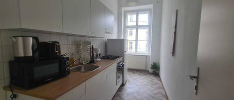 Basic Apartment | Private kitchen
