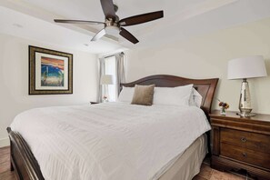 Fer et planche à repasser, lit parapluie, Wi-Fi, draps fournis