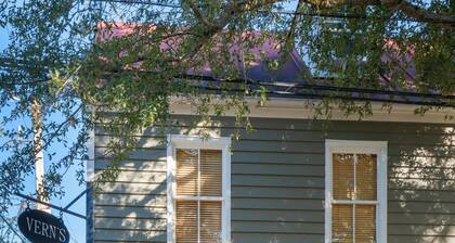 The Alcove | Cozy 1bd w/ King Bed + Parking