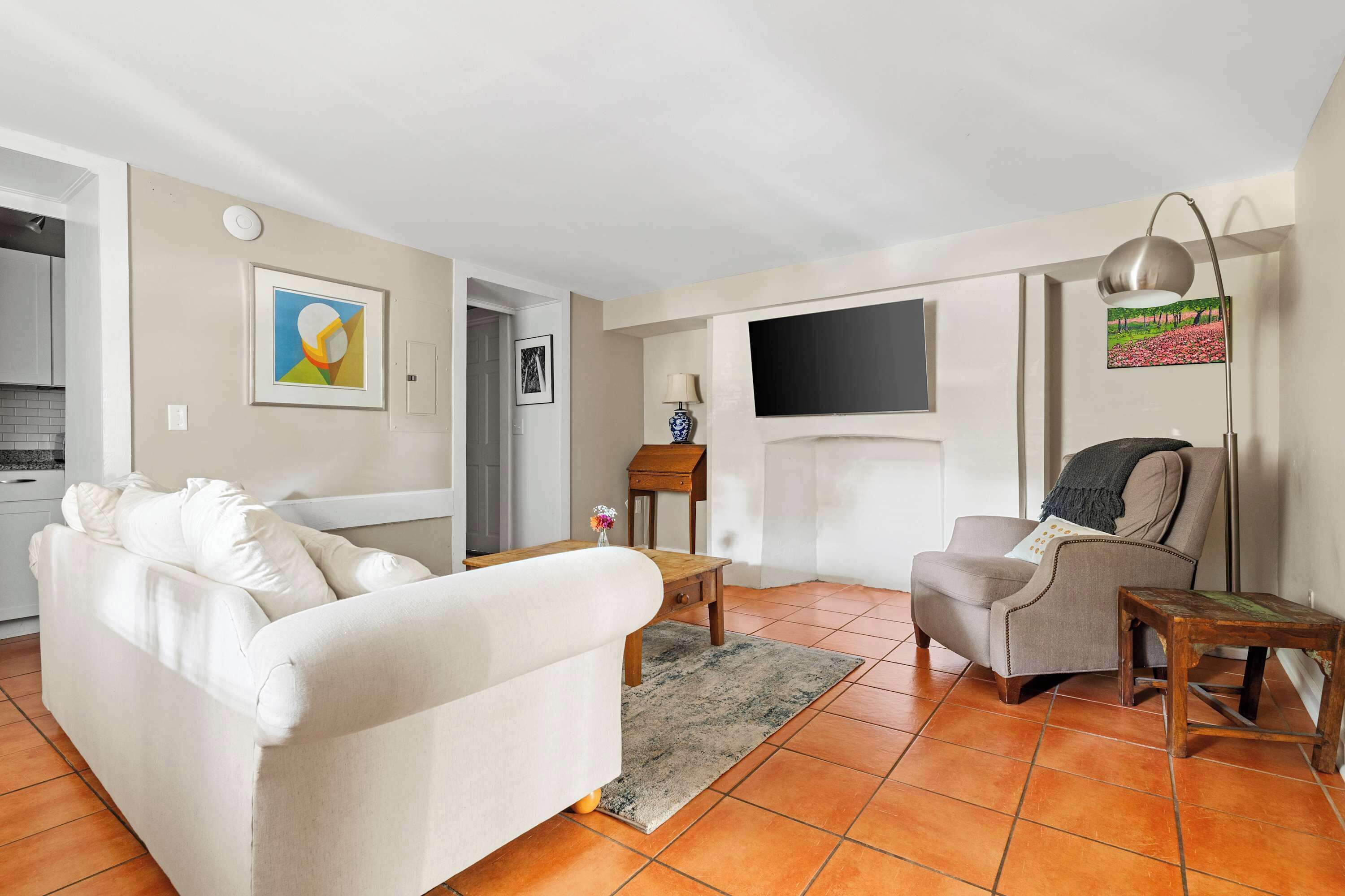 The Alcove | Cozy 1bd W/ King Bed + Parking - Folly Beach, SC