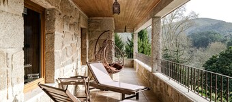 Casa das Flores: Vista Montagna, Piscina Privata e Wi-Fi nel Gerês