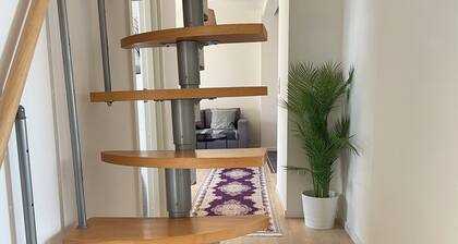 Metro Apartment cozy and spacious closed to Transport Facilities,