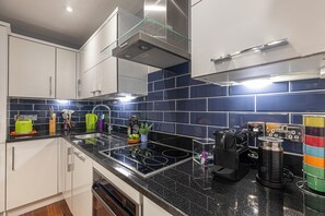 Comfort Apartment, City View | Private kitchen - Stylish 1Bed Apartment in Notting Hill (London)