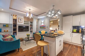 Living area - Stylish 1Bed Apartment in Notting Hill (London)