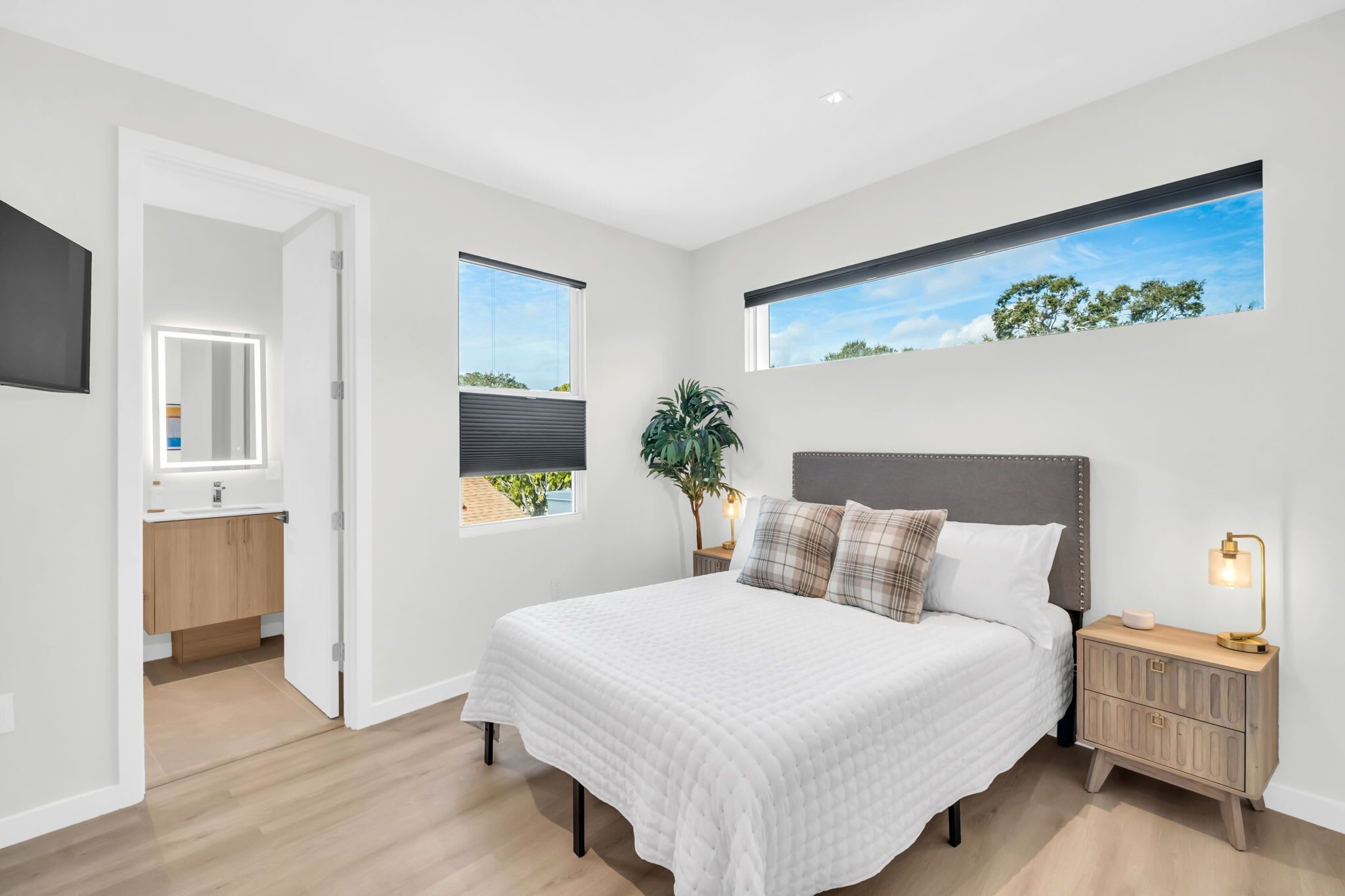 3 多间卧室、办公桌、熨斗/熨衣板、旅行婴儿床