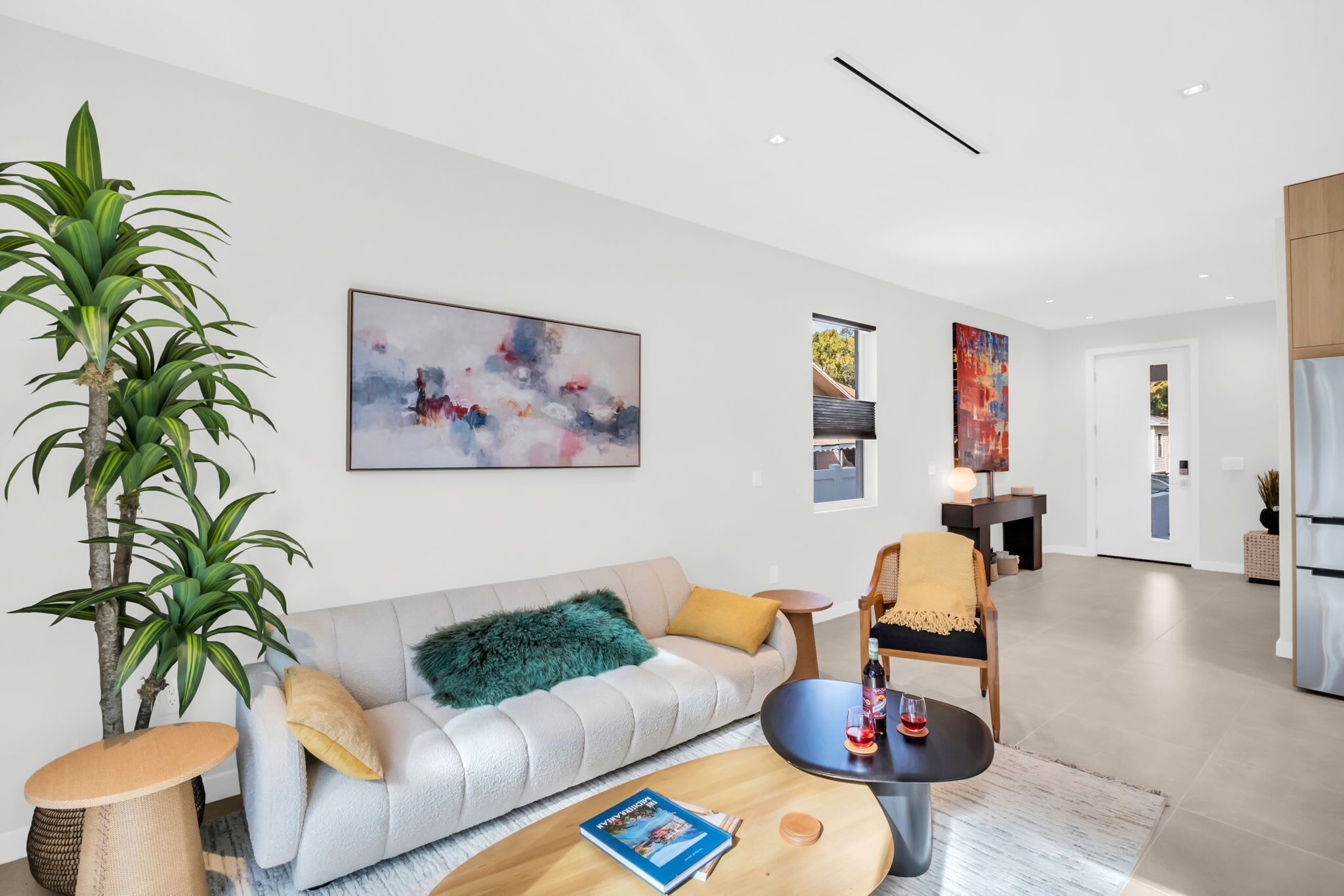 Televisión y oficina 