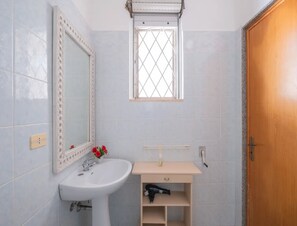 Doccia, asciugacapelli, asciugamani