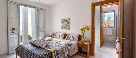 2 makuuhuonetta, Wi-Fi, vuodevaatteet