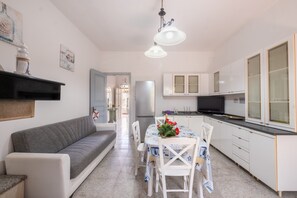Interior - Holiday Home 'Via Beethowen' with Sea View, Wi-Fi and Air Conditioning (Porto Cesareo)