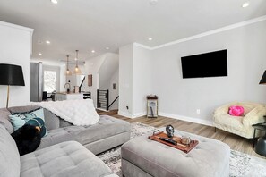 Smart-tv, ett musikbibliotek och en stereo