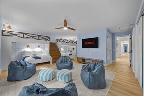 5 bedrooms, desk, iron/ironing board, free WiFi