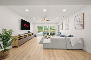 Smart TV, table tennis, books, stereo