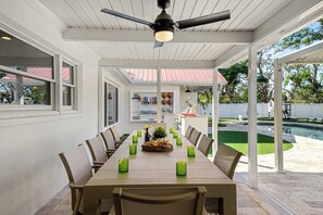 Outdoor dining