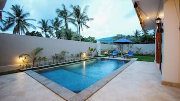 Deluxe Villa, Pool View | Desk, free WiFi