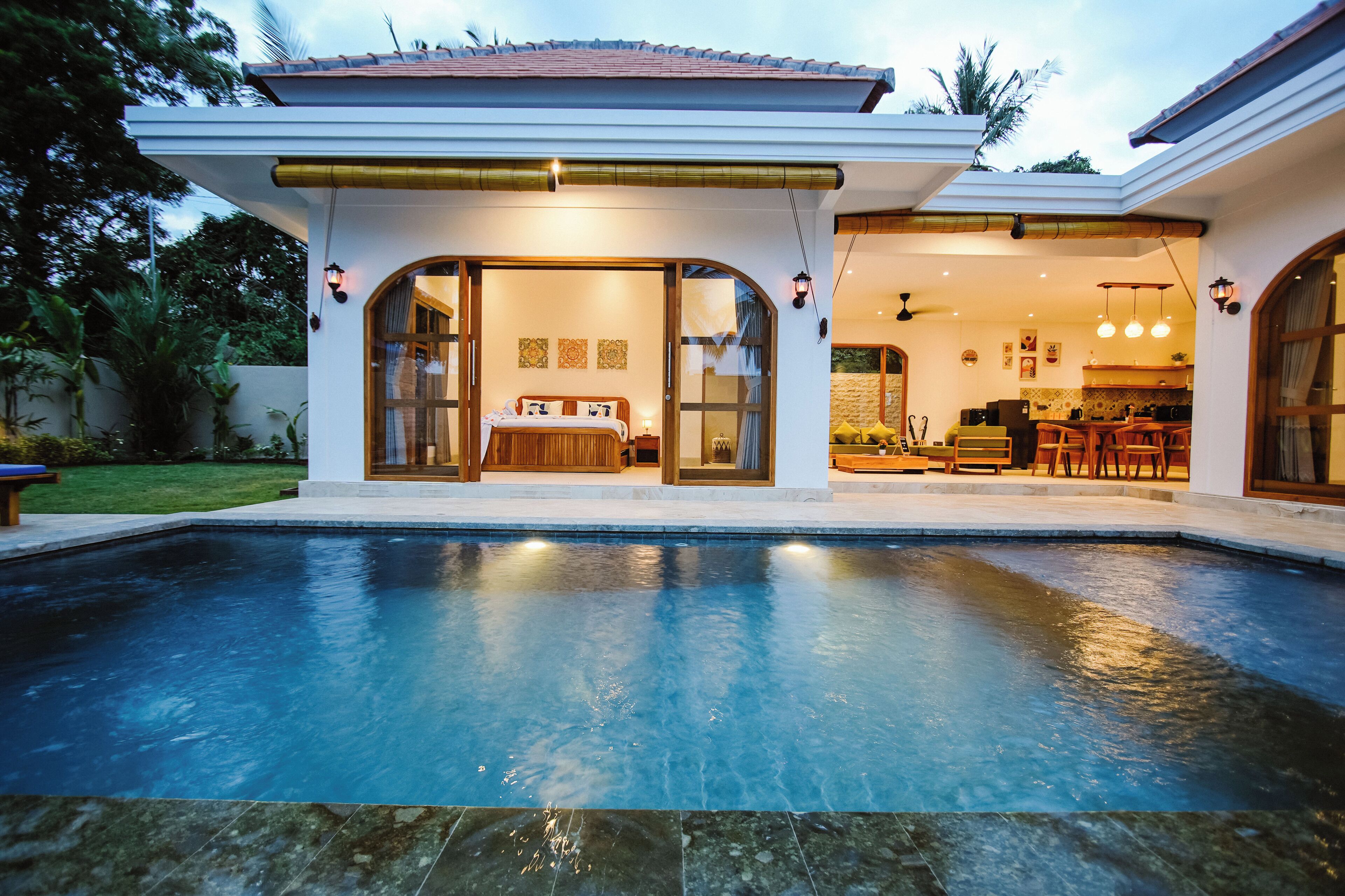 Deluxe Villa, Pool View | Desk, free WiFi