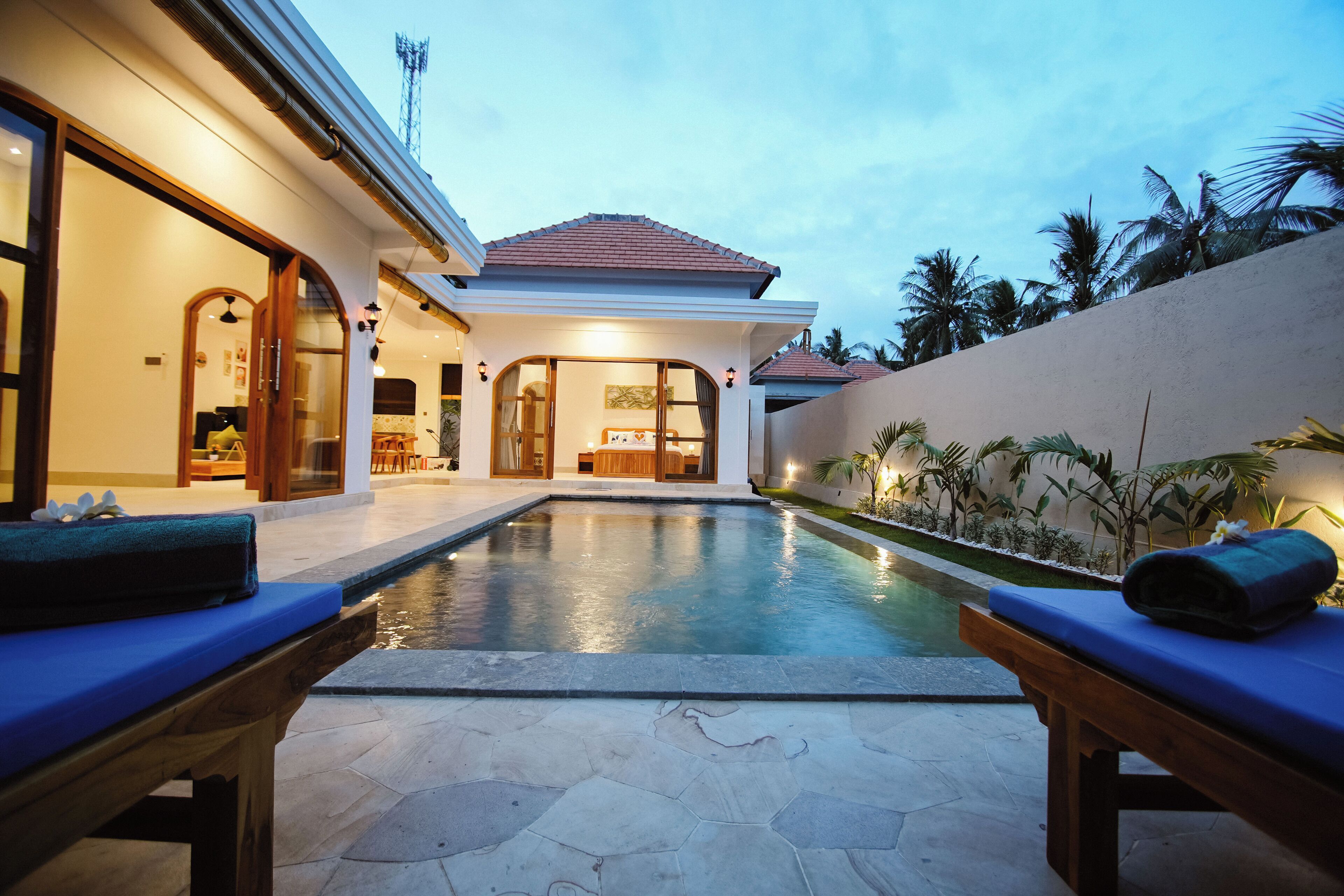 Deluxe Villa, Pool View | Desk, free WiFi