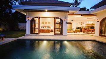 Deluxe Villa, Pool View | Desk, free WiFi