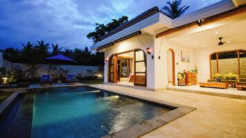 Deluxe Villa, Pool View | Desk, free WiFi