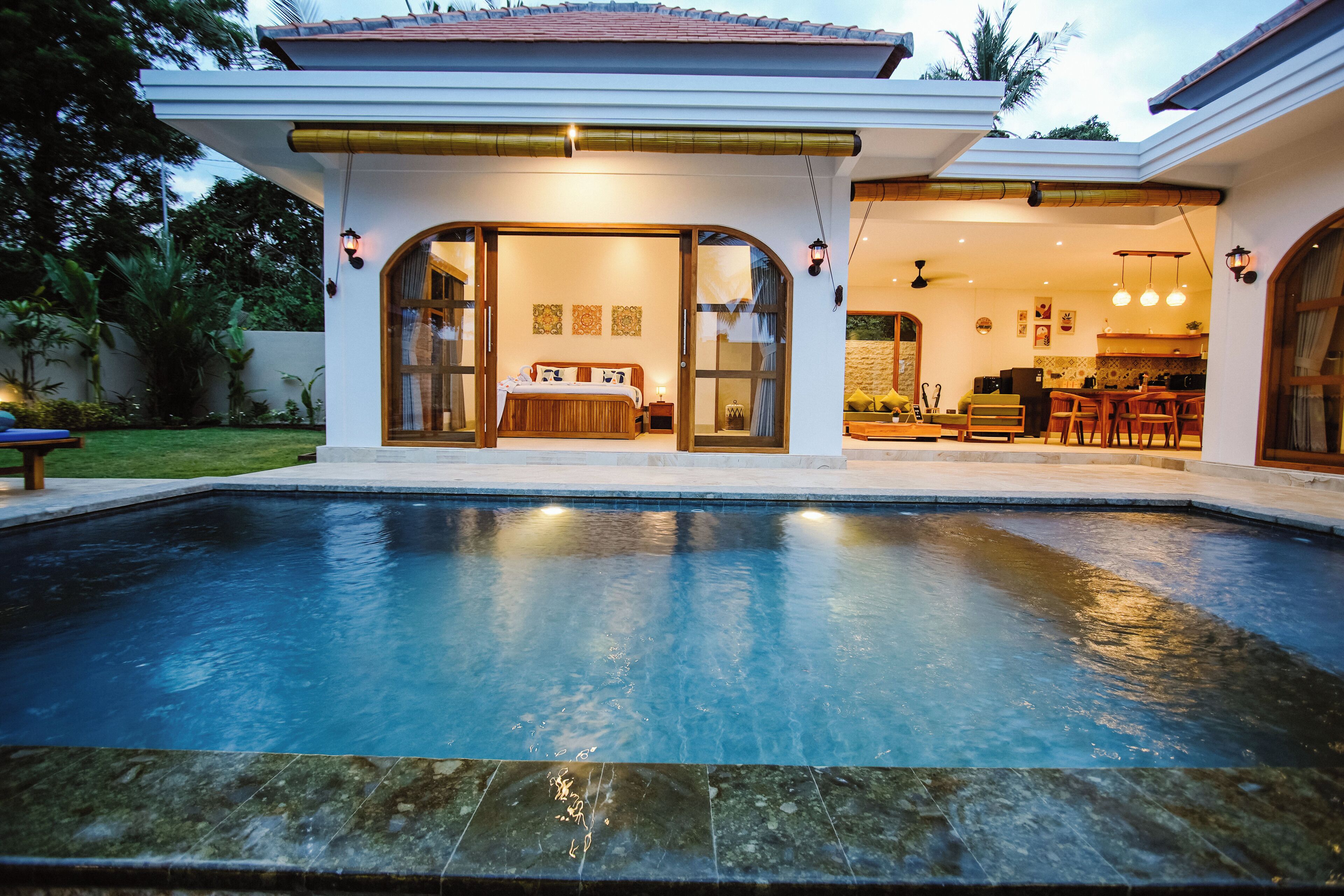 Deluxe Villa, Pool View | Desk, free WiFi
