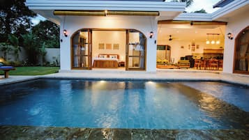 Deluxe Villa, Pool View | Desk, free WiFi