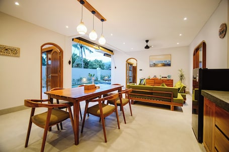 Deluxe Villa, Pool View | Desk, free WiFi