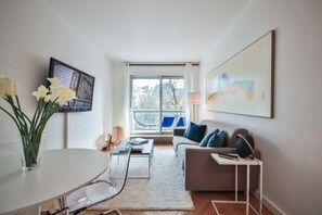 TV - Appart 4pers#Trocadero#Terrasse#Chill (Paris)