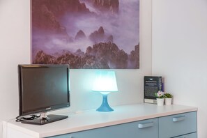 Iron/ironing board, free WiFi