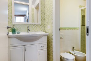 Apartment | Bathroom