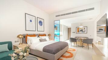 Premium Room, 1 King Bed, Pets allowed (Fur-Ever) | In-room safe, desk, laptop workspace, blackout curtains