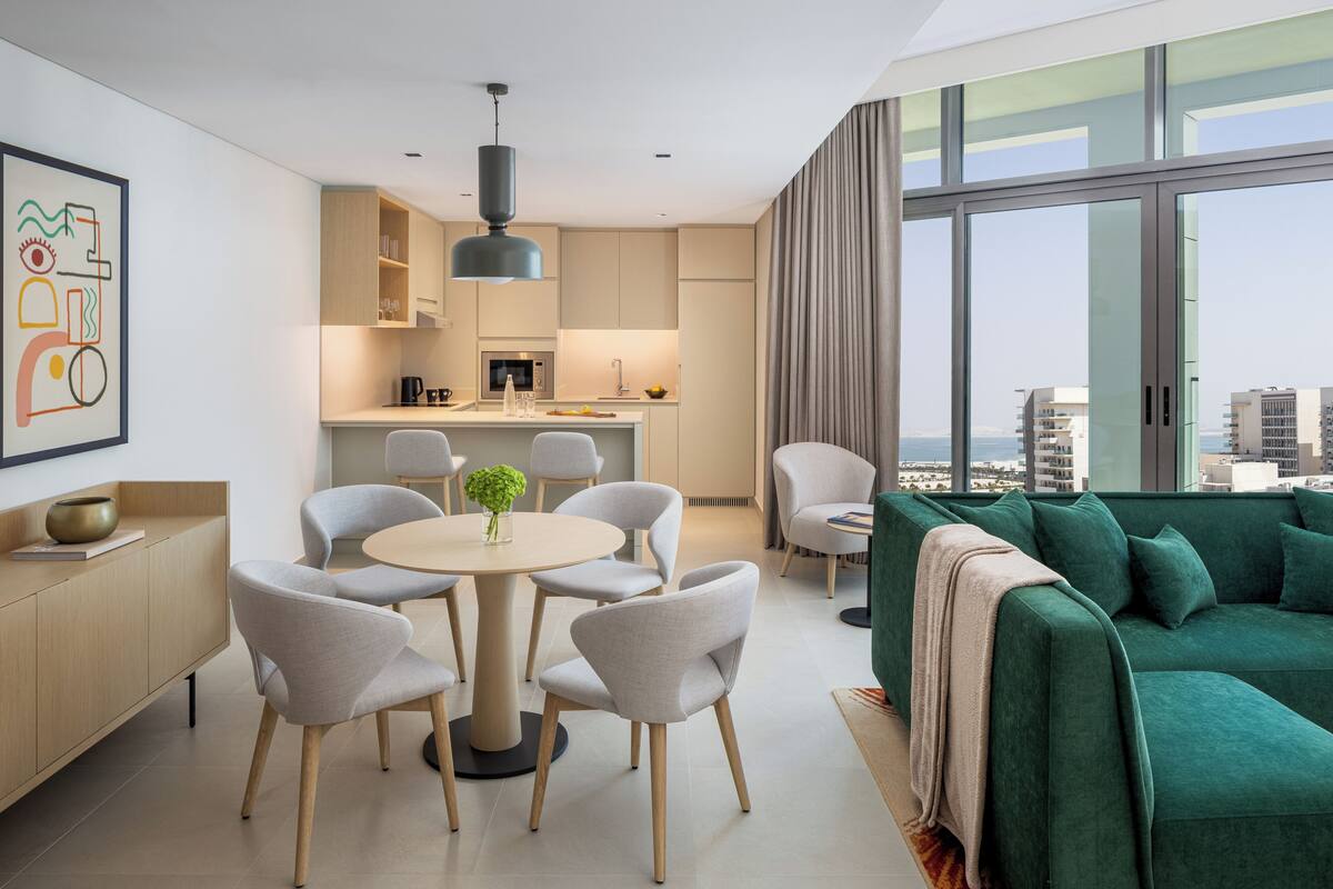 Apartamento, 1 habitación, balcón, vistas al mar | Ropa de cama hipoalergénica, caja fuerte, escritorio