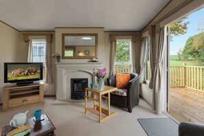 TV, fireplace, offices