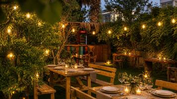 Tempat makan outdoor