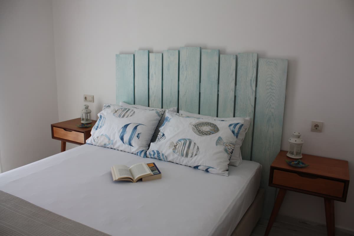 Desk, laptop workspace, soundproofing, iron/ironing board