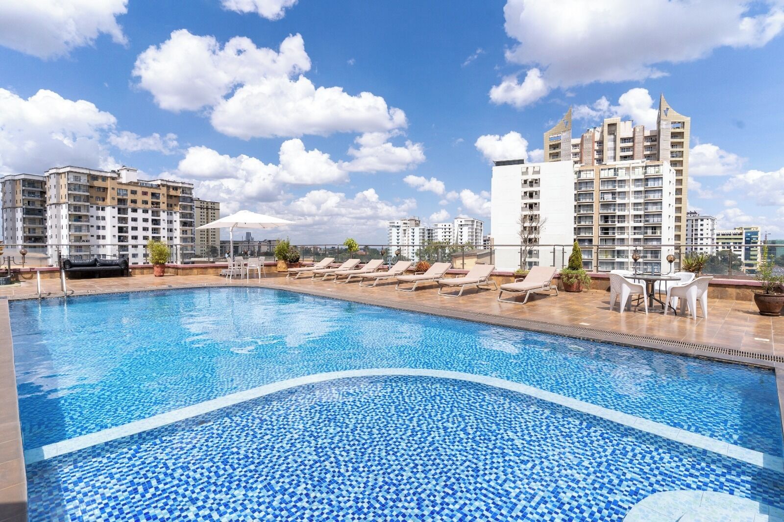 Departamento, 4 habitaciones, con acceso para personas discapacitadas, para fumadores | Alberca | Alberca al aire libre 