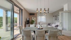 Dining - Vila PrivePolai by Villas Guide (Pula)