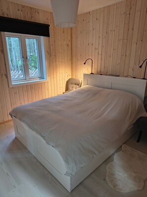 3 soverom, strykejern/-brett, wi-fi (inkludert) og sengetøy