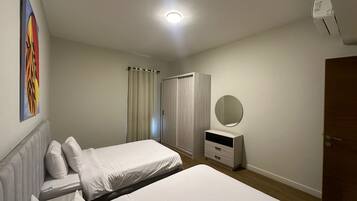 Iron/ironing board, WiFi