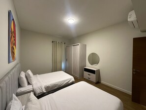 Iron/ironing board, WiFi