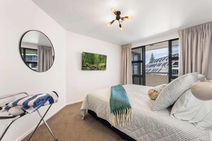 1 habitación, tabla de planchar con plancha, wifi y ropa de cama 