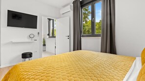 Iron/ironing board, free WiFi, bed sheets - Villa Minka by Villas Guide (Prodol)