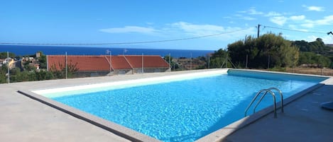 Apartment | Pool | Outdoor pool