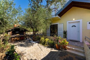 Exterior - Holiday Home in Krkovic With Large Swimming Pool (Skradin)