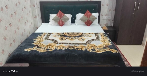 Room - Shree Radharaman Palace (Ayodhya)