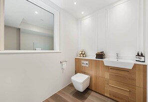 Unclassified image, 3 of 10, button