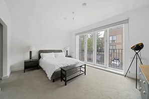4 chambres, fer et planche à repasser, Wi-Fi gratuit, draps fournis