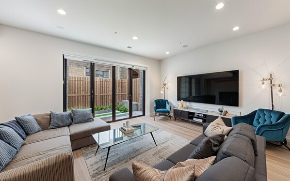 Living area - NEW! LUX 4BR Townhouse Nr Notting Hill & Hyde Park (London)